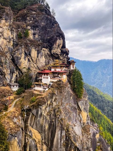 Hiking the Taktsang trail