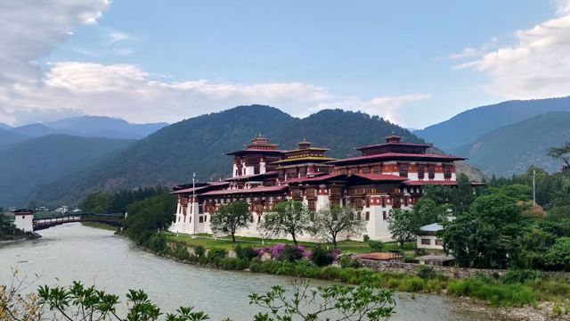 Punakha Dzong at the meeting of two rivers