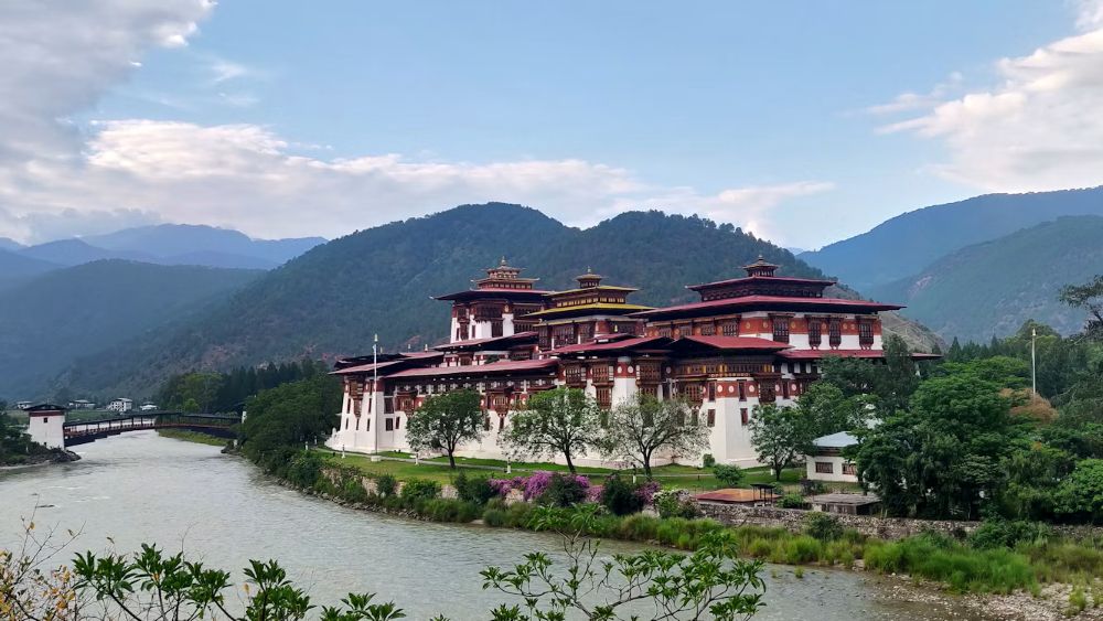 Punakha Dzong at the meeting of two rivers