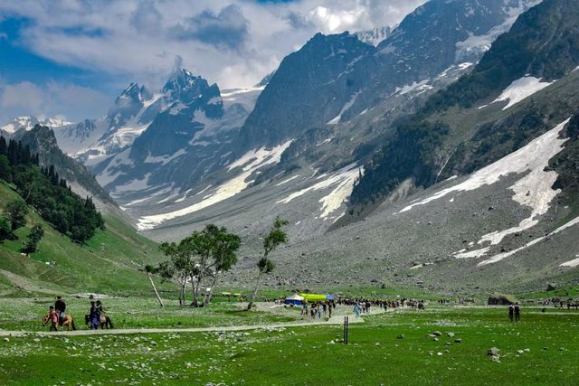 The valley of Sonamarg