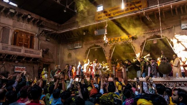Holi at the Radha Vallabh temple