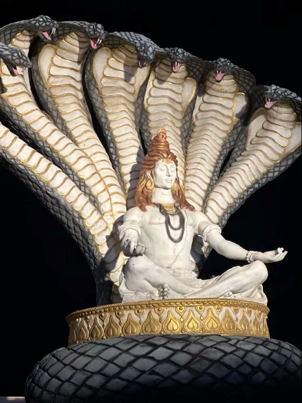 Lord Shiva statue in the Mahakal Lok corridor