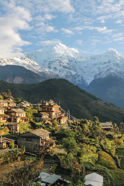 Ghandruk village beneath Annapurna South