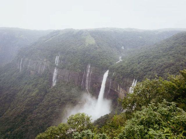 Nohkalikai Falls