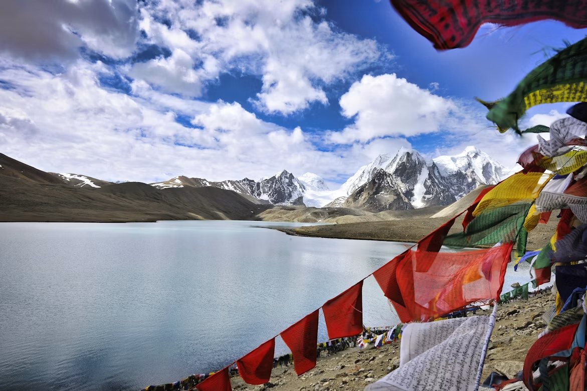 Prayer flags at Gurudongmar Lake
