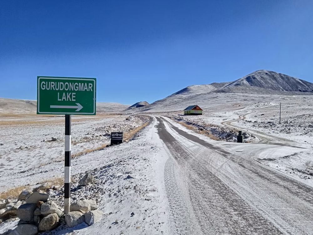 The road to Gurudongmar Lake