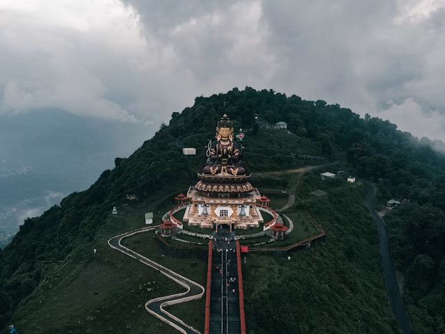 Chenrezig statue and Skywalk, Pelling